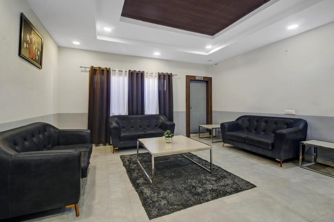 Collection O Hotel Swagath Pride Mancherāl Buitenkant foto