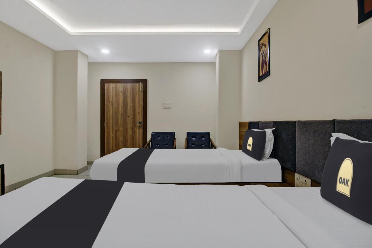 Collection O Hotel Swagath Pride Mancherāl Buitenkant foto