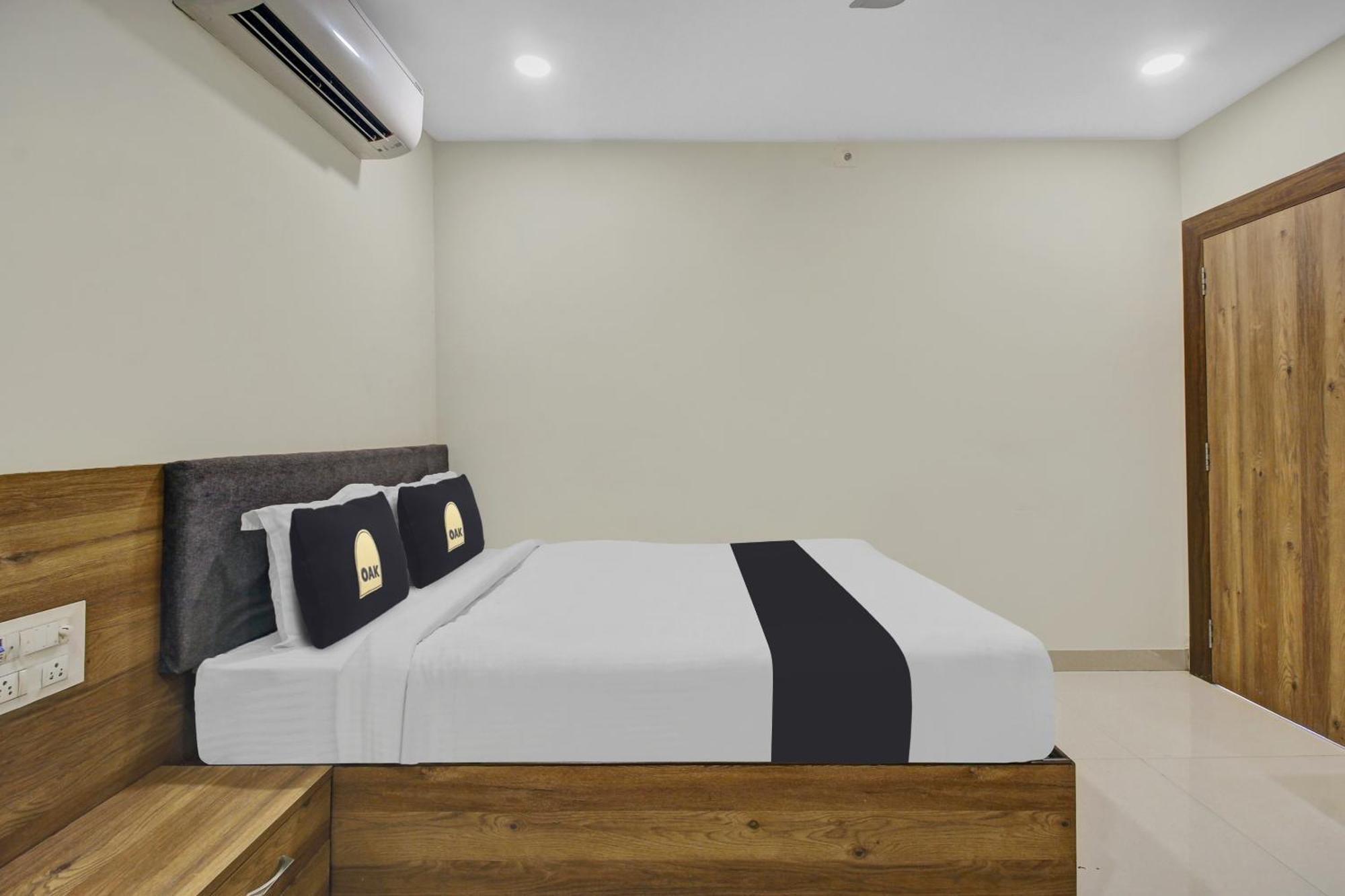 Collection O Hotel Swagath Pride Mancherāl Buitenkant foto