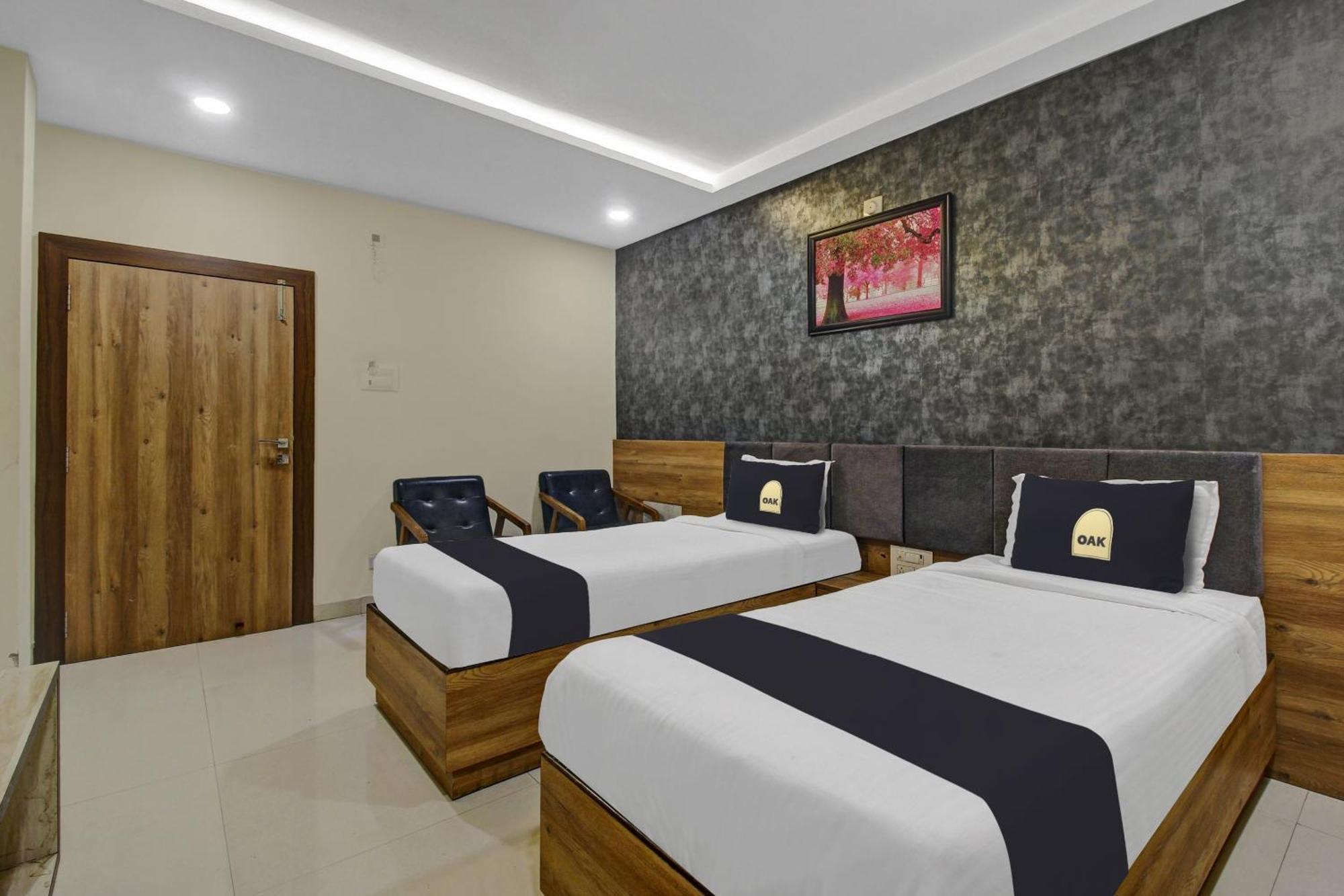 Collection O Hotel Swagath Pride Mancherāl Buitenkant foto
