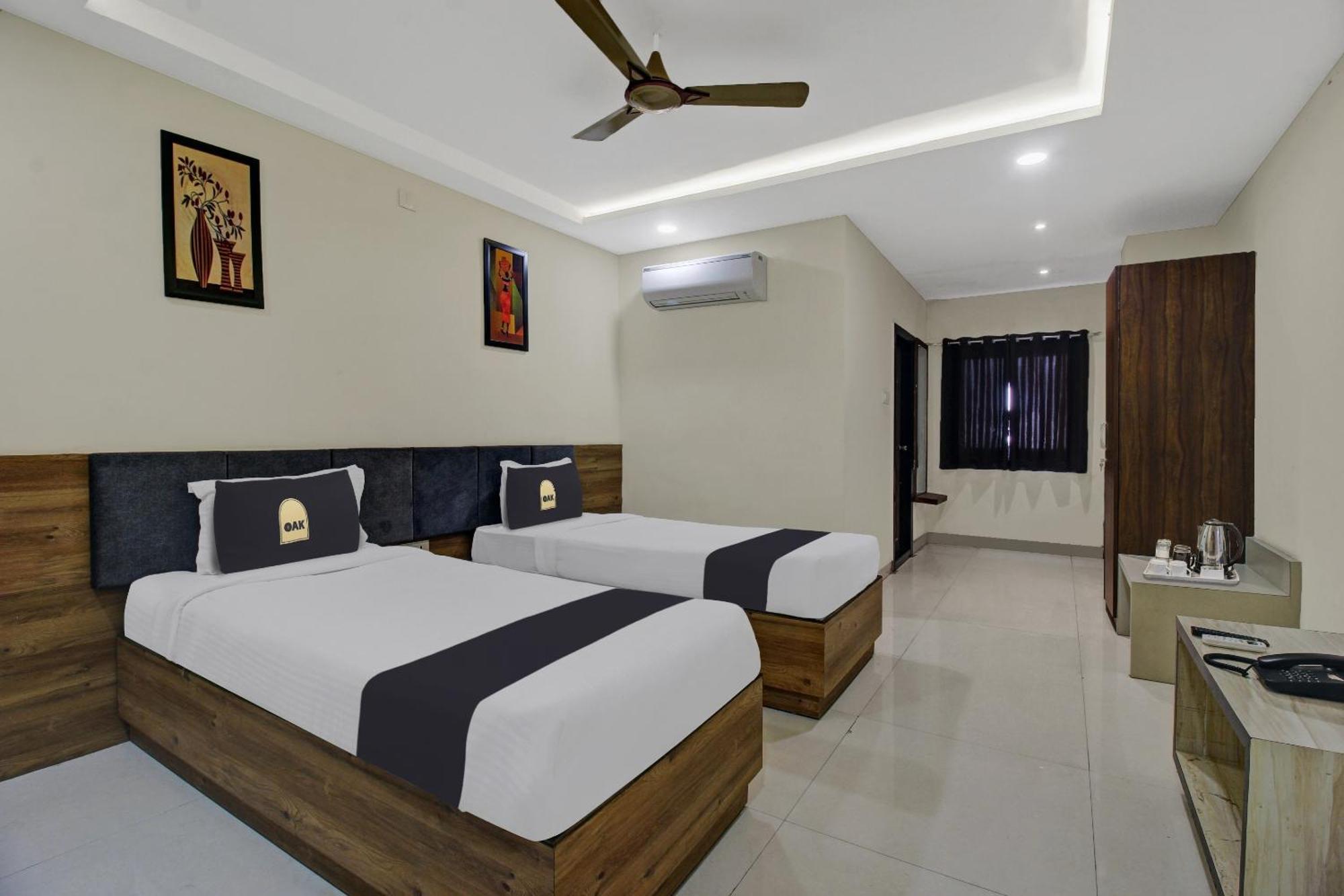 Collection O Hotel Swagath Pride Mancherāl Buitenkant foto