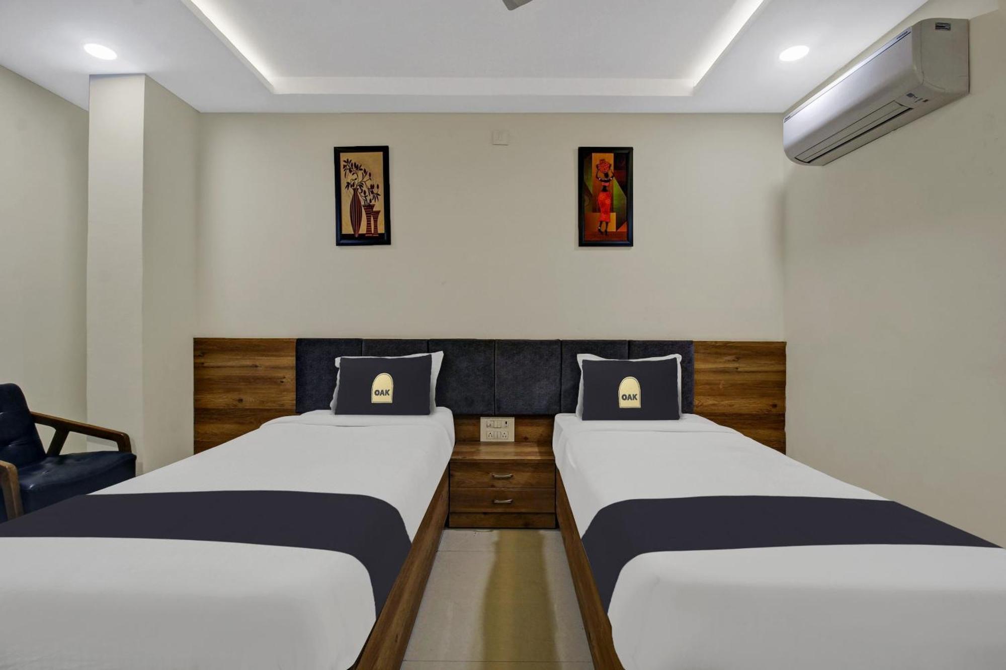 Collection O Hotel Swagath Pride Mancherāl Buitenkant foto